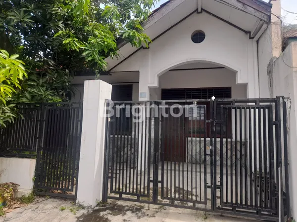 image RUMAH BANGUNAN 11/2 LANTAI (1)