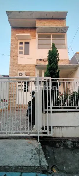 image MURAH RUMAH 2 LANTAI FULL FURNISH DI WIYUNG SURABAYA (1)