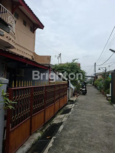 image RUMAH 2 LANTAI PERUMNAS DEPOK TIMUR (2)