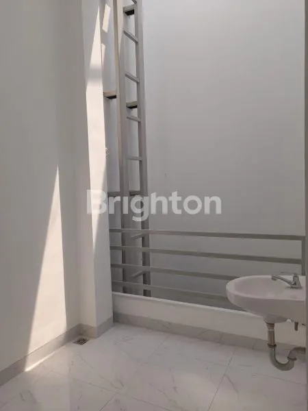 image DIJUAL RUMAH BARU DI JANUR KUNING , KELAPA GADING , JAKARTA UTARA (5)