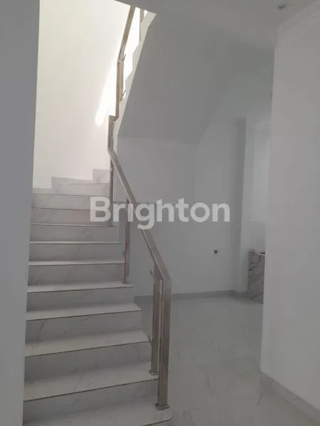 image DIJUAL RUMAH BARU DI JANUR KUNING , KELAPA GADING , JAKARTA UTARA (7)