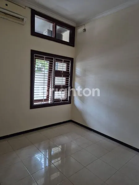 image RMH SIAP HUNI DI TAMAN RIVERA REGENCY (5)