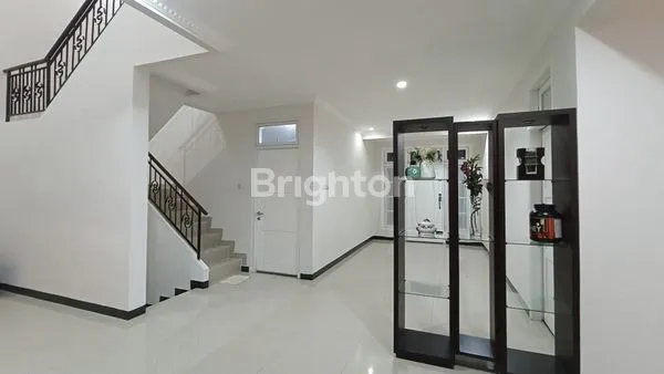 image RUMAH MEWAH & CANTIK SIAP HUNI LOKASI SUPER STRATEGIS (7)