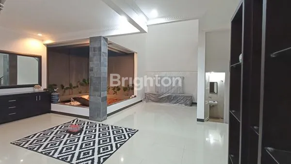 image RUMAH MEWAH & CANTIK SIAP HUNI LOKASI SUPER STRATEGIS (2)