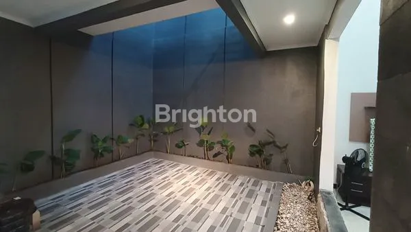 image RUMAH MEWAH & CANTIK SIAP HUNI LOKASI SUPER STRATEGIS (3)