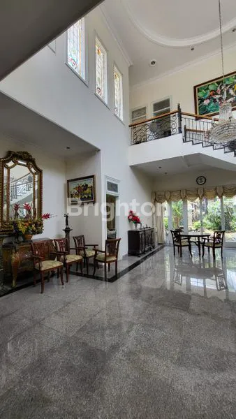 image RUMAH SEMI FURNISHED ASRI TERAWAT ARAYA MALANG (2)