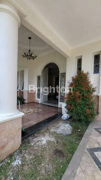 image RUMAH SEMI FURNISHED ASRI TERAWAT ARAYA MALANG (8)