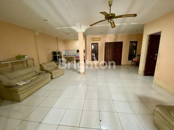 image RUMAH 2 LANTAI STRATEGIS DAN NYAMAN (3)