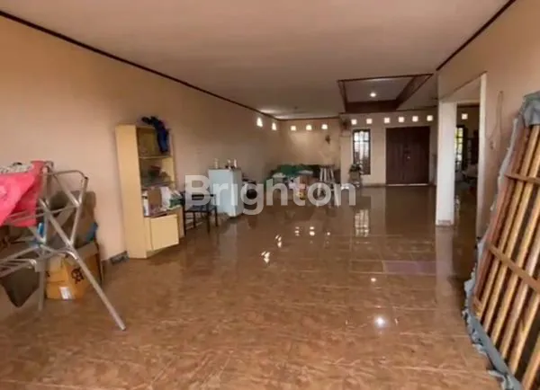 image RUMAH 2 LANTAI STRATEGIS DAN NYAMAN (5)