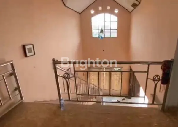 image RUMAH 2 LANTAI STRATEGIS DAN NYAMAN (6)