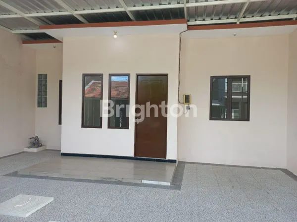 image PONDOK CANDRA DEKAT CLUB HOUSE DAN MERR (1)