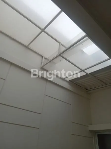 image RUMAH LUAS STRATEGIS 2LT DI GREEN PURI  (4)