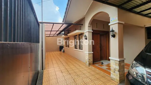 image RUMAH HOOK 2 MUKA, LUAS & STRATEGIS DI PONDOK MELATI 2 RESIDENCES – DEPOK (4)