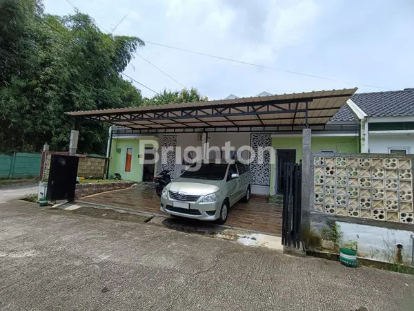 image RUMAH HOEK SIAP HUNI READY DENGAN CARPORT (2)