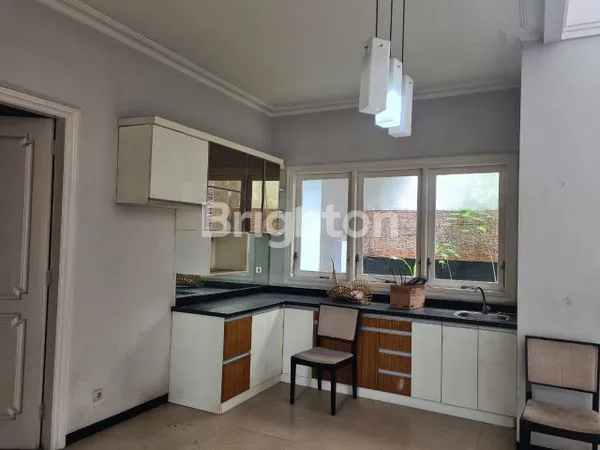 image SEWA RUMAH RAYA BOULEVARD CITRALAND SURABAYA BARAT (3)