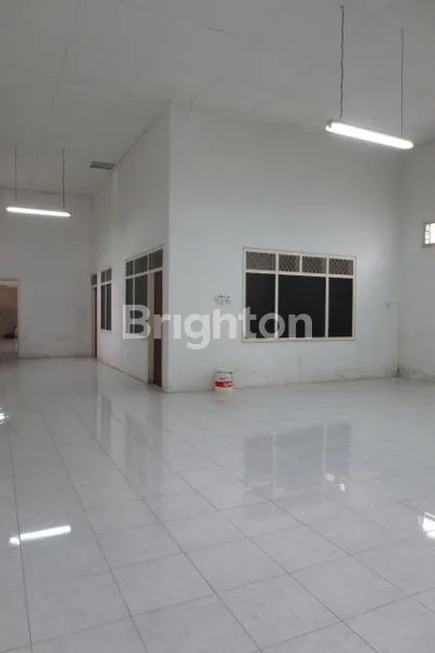 image RUMAH MEWAH 877M² DI JALAN JATI - PUSAT KOTA BLITAR, COCOK USAHA (3)