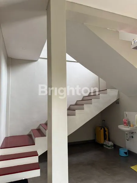 image RUMAH TENANG SIAP HUNI  DI SURABAYA TIMUR DI KOMPLEKS YG  NYAMAN MOJO KIDUL<br />
<br />
DIKELILINGI PUSAT PERBELANJAAN DAN KULINER<br />
CUMA SELANGKAH KE KAMPUS ITS, UNER, PCM & GALAXY MALL DAN RAYA MERR (6)