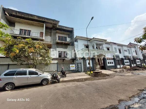 image RUMAH SETENGAH JADI DHARMAHUSADA PERMAI (BELAKANG GALAXY MALL) (7)