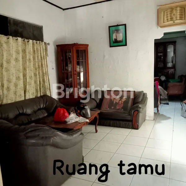 image RUMAH 2 LANTAI + 4 KAMAR KOST DI JL. KAMPUNG LIO RAWAMANGUN (3)