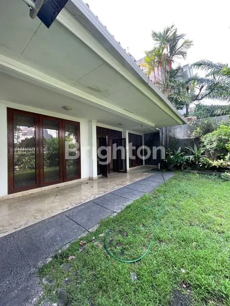 RUMAH FURNISHED KAWASAN ELITE SIMPRUG GOLF SENAYAN JAKARTA SELATAN