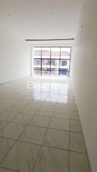 image RUKO 3 LANTAI TERMASUK BASEMENT DI GREENVILLE (5)