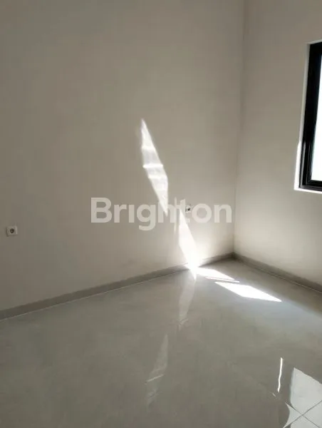 image RUMAH HOOK NGINDEN (3)