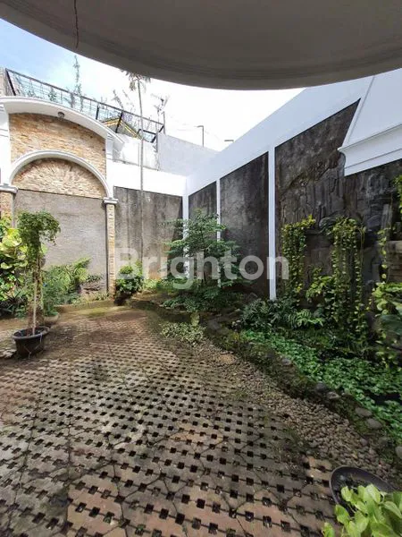 image RUMAH MEWAH SIAP HUNI DI JANTUNG BINTARO - TANGGERANG SELATAN (8)