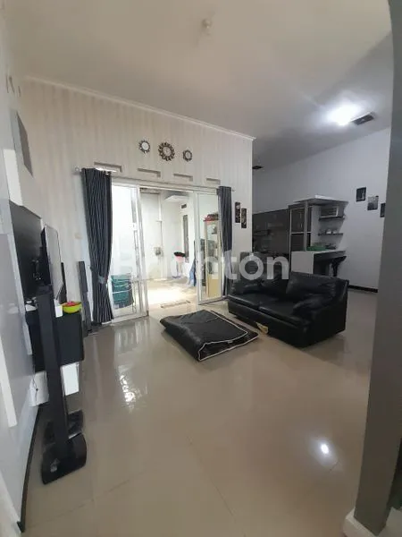 image RUMAH CANTIK DI JALAN KEMBAR TIRTASANI KARANGPLOSO (5)