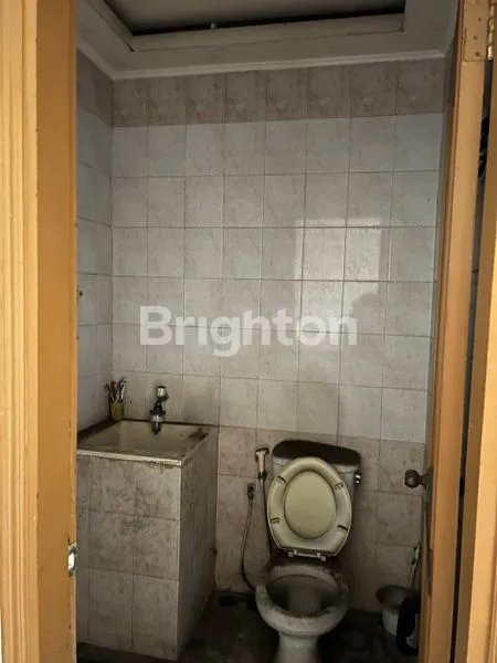 image RUMAH DI JUAL DI METRO PERMATA KARANG MULYA JAKARTA BARAT (7)