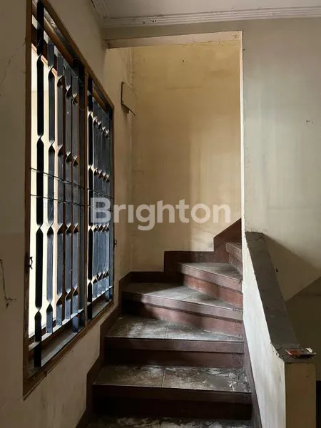 image RUMAH DI JUAL DI METRO PERMATA KARANG MULYA JAKARTA BARAT (2)