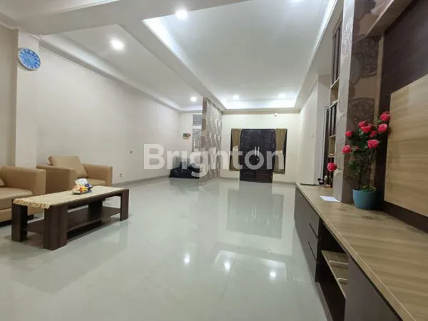 image RUMAH ASRI DAN NYAMAN DI LOKASI STRATEGIS (2)