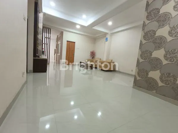 image RUMAH ASRI DAN NYAMAN DI LOKASI STRATEGIS (3)