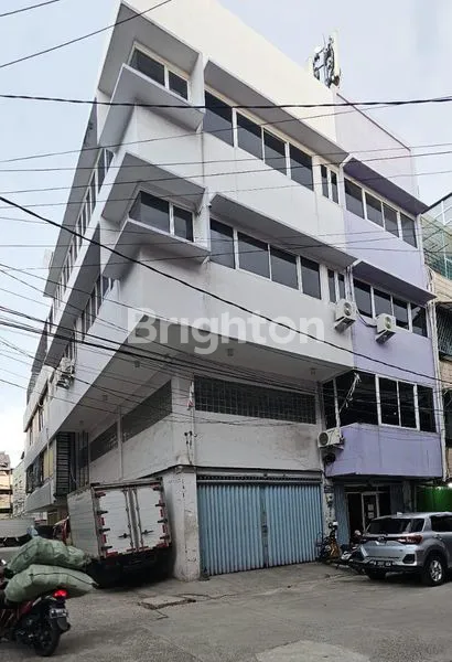 RUKO GANDENG HOEK BAGUS SIAP HUNI DI TERUSAN BANDENGAN JAKARTA UTARA