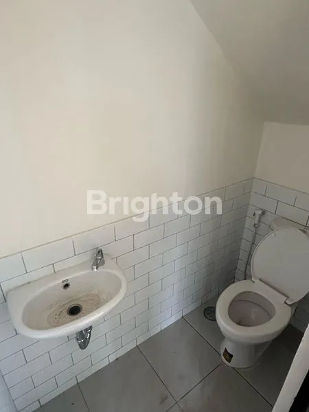 image RUMAH 2 LANTAI CENDANA ICON PREMIER DEKAT GERBANG TOL, HYPERMART CYBERPARK, SEKOLAH DIAN HARAPAN, RUKO PINANGSIA & CYBERPARK (5)