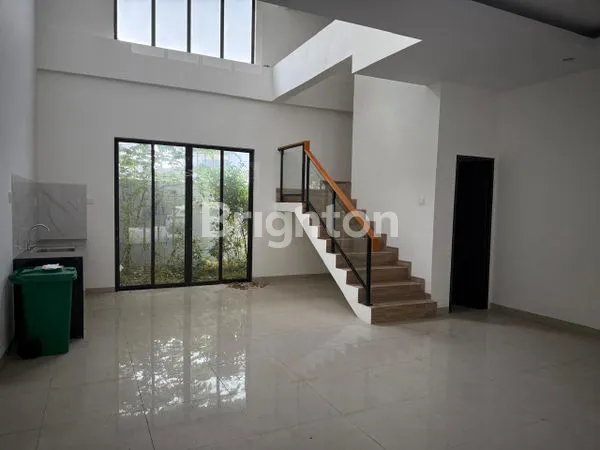 image DI SEWAKAN RUMAH TIGA TINGKAT (2)