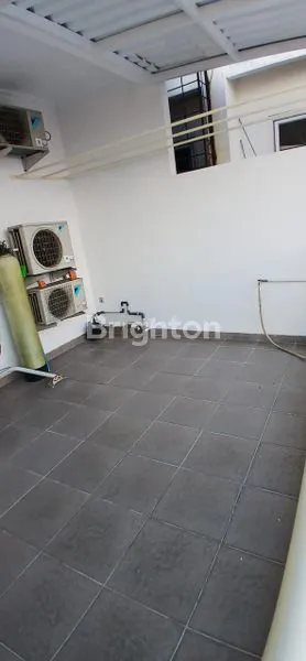 image RUMAH DURI KEPA 3 LANTAI FULL FURNISH (8)