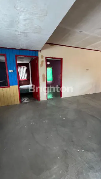 image RUMAH BESAR 8 KAMAR DEKAT UNMUL (4)