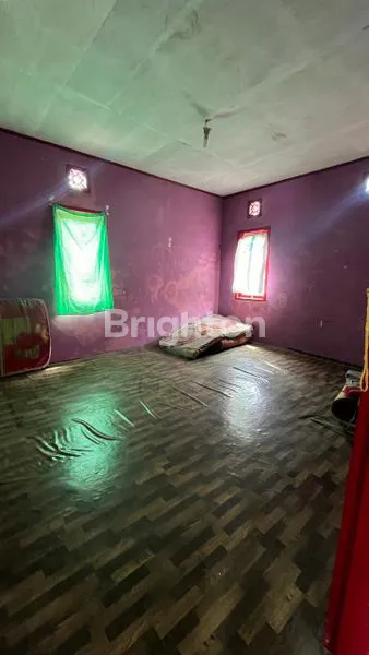 image RUMAH BESAR 8 KAMAR DEKAT UNMUL (6)