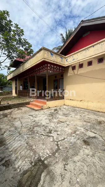 image RUMAH BESAR 8 KAMAR DEKAT UNMUL (2)