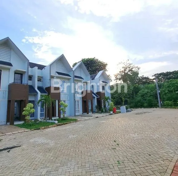 image RUMAH MINIMALIST DI GREEN LAKE VIEW CIMANGGIS NEW AZALEA (1)
