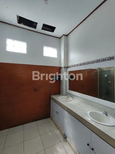image  RUMAH EX RESTO STRATEGIS DI JL MERDEKA RAYA , BALI - COCOK UNTUK USAHA   (8)