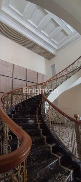 image RUMAH GEDUNG USAHA 2 LANTAI BAGUS SIAP HUNI COCOK USAHA BRIDAL CAFE KANTOR NOL JALAN RAYA MERR. DEKAT GM GALAXY MALL UNIVERSITAS ITS UNAIR PAKUWON CITY (7)