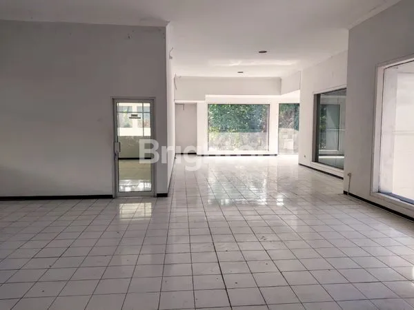 image EX SHOWROOM DAN BENGKEL DI TENGAH KOTA SEMARANG (5)