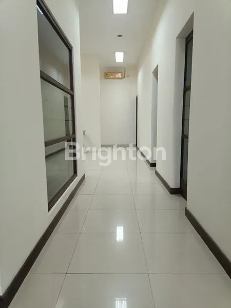 image DI JUAL RUKO 2 LANTAI DI RENONJUAL RUKOJL RAYA PUPUTAN RENON - DENPASARLT 112 LB 210KT 3 KM 3LISTRIK 13200RP 6.500.000.000 SHMHADAP SELATANDI JUAL RUKO 2  LANTAI DI RENON DENPASAR LT 112LB 210KT 3KM 3SUMUR BORIMBSHMHARGA : 6.5 M NEGO- (6)