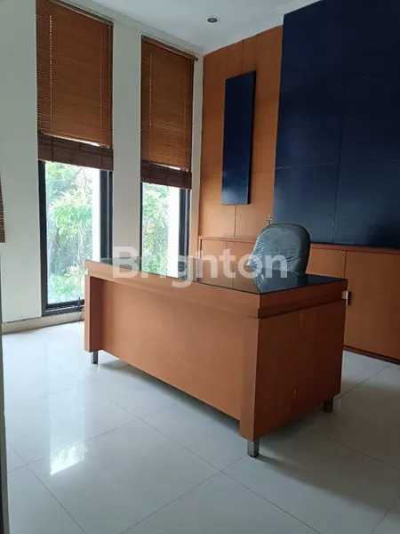 image DI JUAL RUKO 2 LANTAI DI RENONJUAL RUKOJL RAYA PUPUTAN RENON - DENPASARLT 112 LB 210KT 3 KM 3LISTRIK 13200RP 6.500.000.000 SHMHADAP SELATANDI JUAL RUKO 2  LANTAI DI RENON DENPASAR LT 112LB 210KT 3KM 3SUMUR BORIMBSHMHARGA : 6.5 M NEGO- (4)