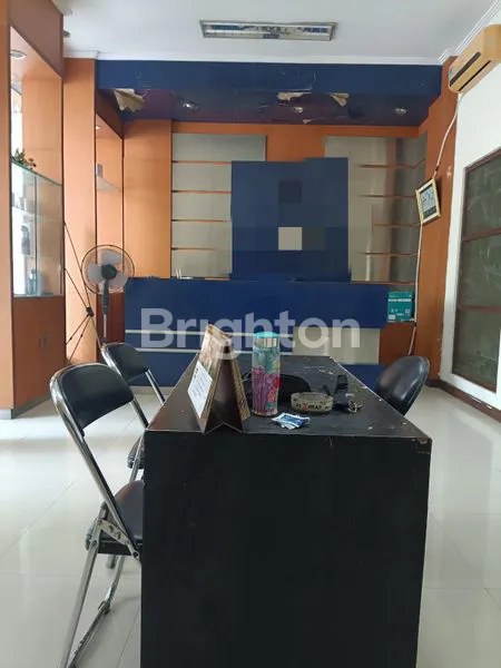 image DI JUAL RUKO 2 LANTAI DI RENONJUAL RUKOJL RAYA PUPUTAN RENON - DENPASARLT 112 LB 210KT 3 KM 3LISTRIK 13200RP 6.500.000.000 SHMHADAP SELATANDI JUAL RUKO 2  LANTAI DI RENON DENPASAR LT 112LB 210KT 3KM 3SUMUR BORIMBSHMHARGA : 6.5 M NEGO- (2)