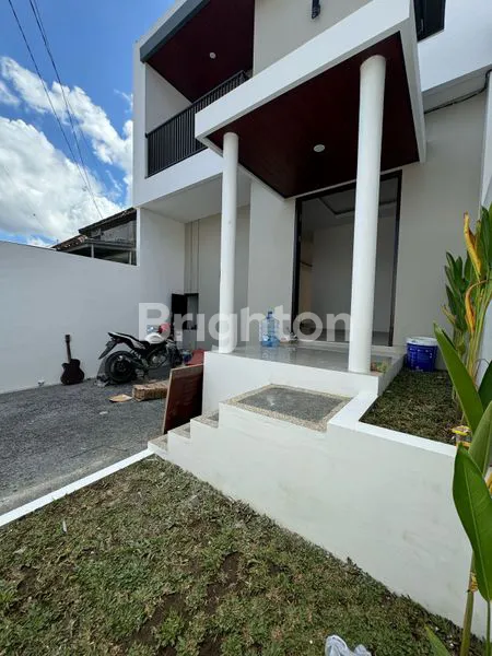 image SEGERA DIBANGUN RUMAH MODERN 2 LANTAI DEKAT JALAN BULU INDAH DENPASAR UTARA (2)