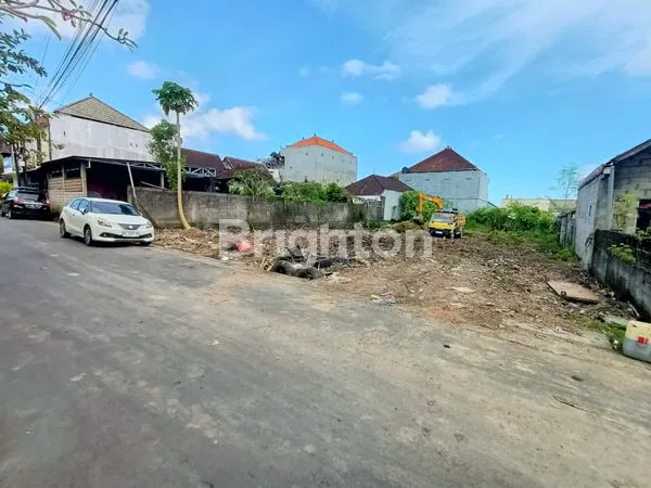 image SEGERA DIBANGUN RUMAH MODERN 2 LANTAI DEKAT JALAN BULU INDAH DENPASAR UTARA (5)