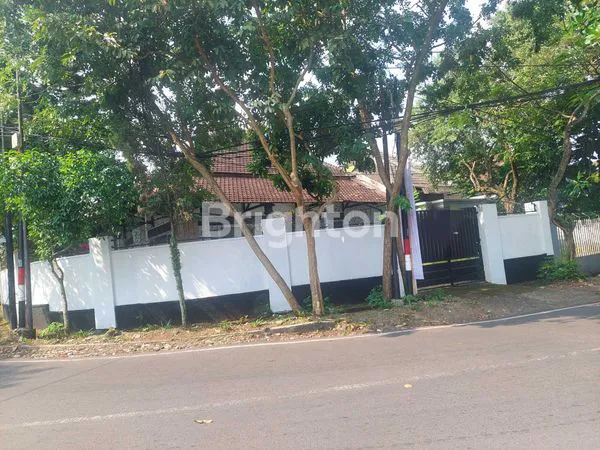 image RUMAH BESAR POSISI HOOK GUNUNG-GUNUNG (1)