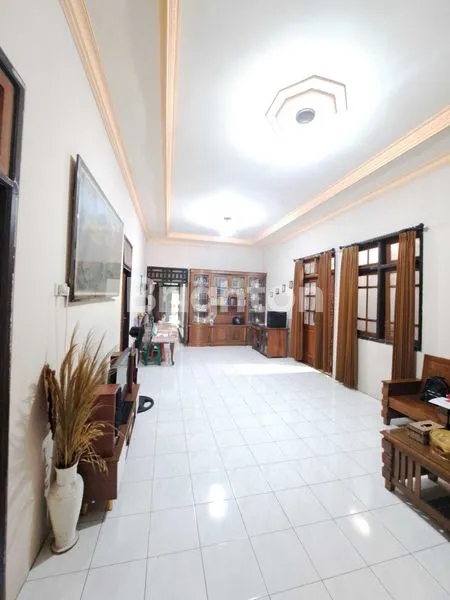 image RUMAH BONUS KOS-KOSAN JALAN RAYA BUNGKAL SAMBIKEREP (3)